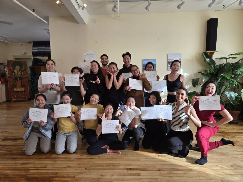 Bambat Advanced Thai Massage Trains with World Champion